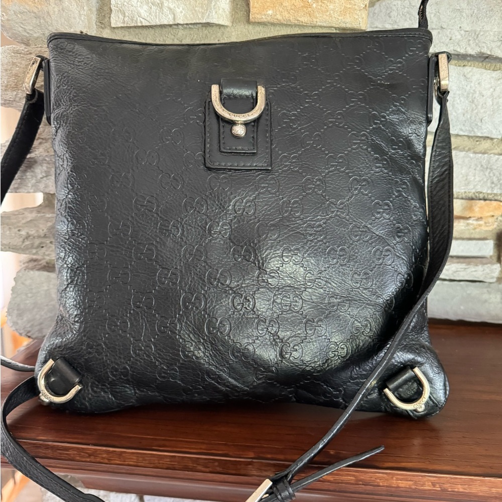 EUC Gucci black side purse
